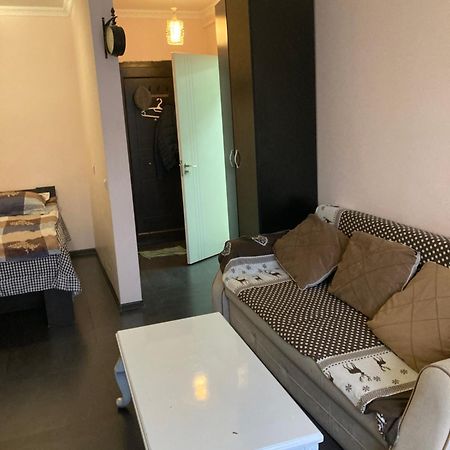 Apartamento Dirsi Tiflis Exterior foto