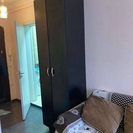 Apartamento Dirsi Tiflis Exterior foto