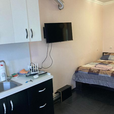Apartamento Dirsi Tiflis Exterior foto